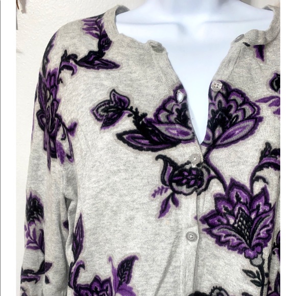 3/$15 Floral Cardigan - Picture 3 of 7